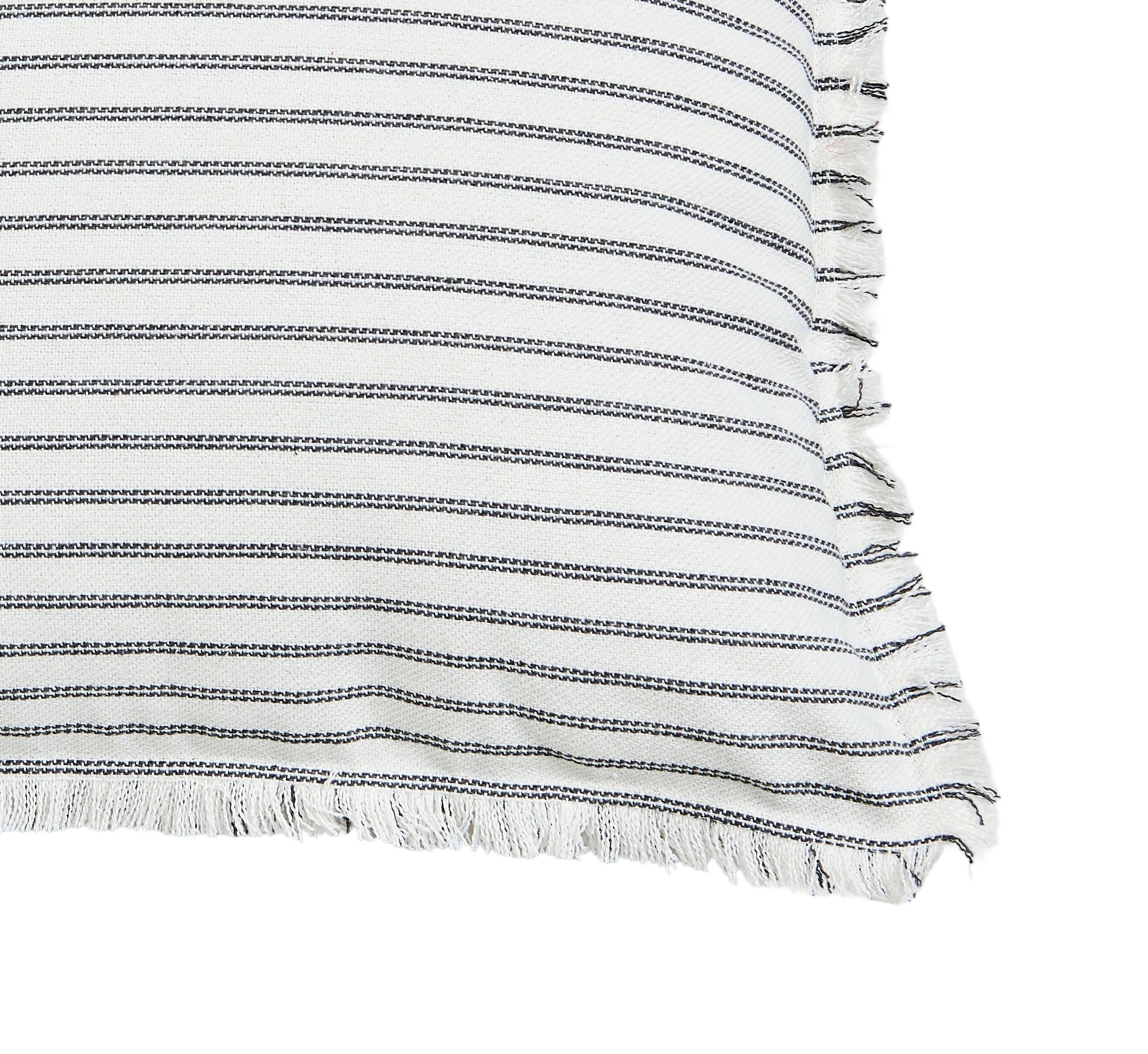 Linen_black_striped_details