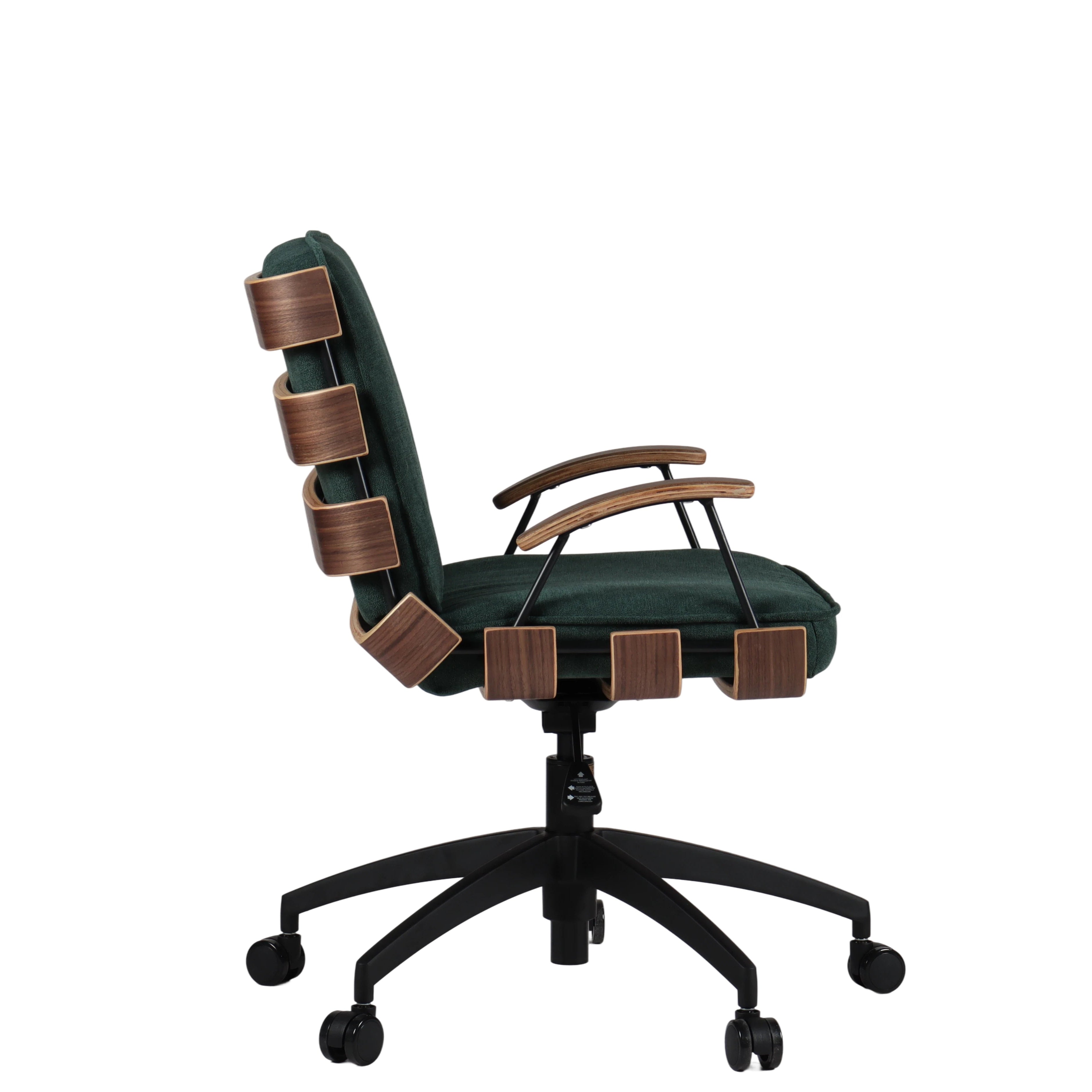 Modern velvet office chair: stylishly designed backrest