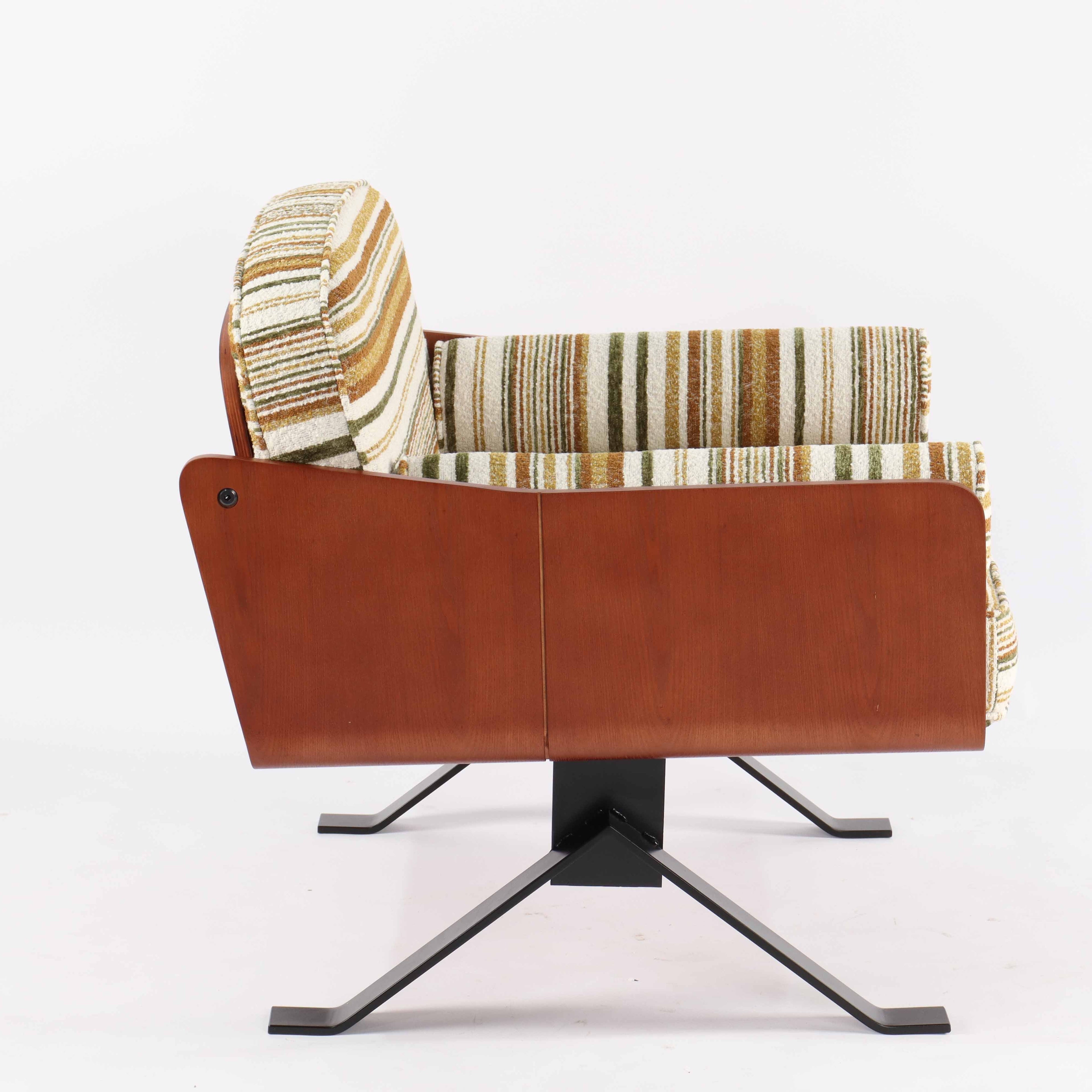 Sturdy striped accent chair (curved wood frame)